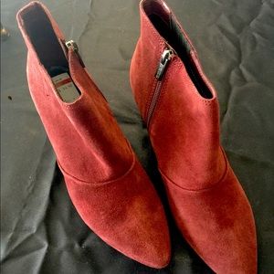 Kenneth Cole Reflection Burgundy suede  booty.